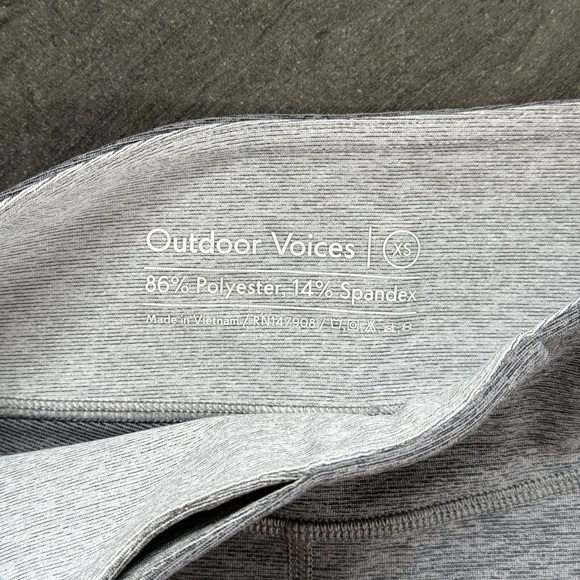 Outdoor Voices Colorblock Gray 7/8 Leggings XS - Picture 2 of 4